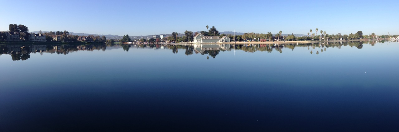 water blue reflection free photo