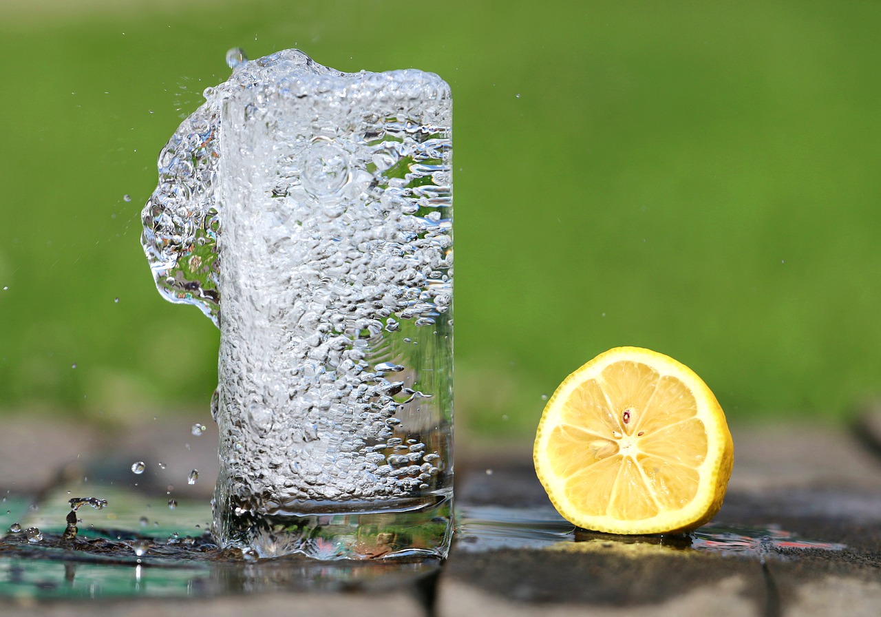 water glass heat free photo