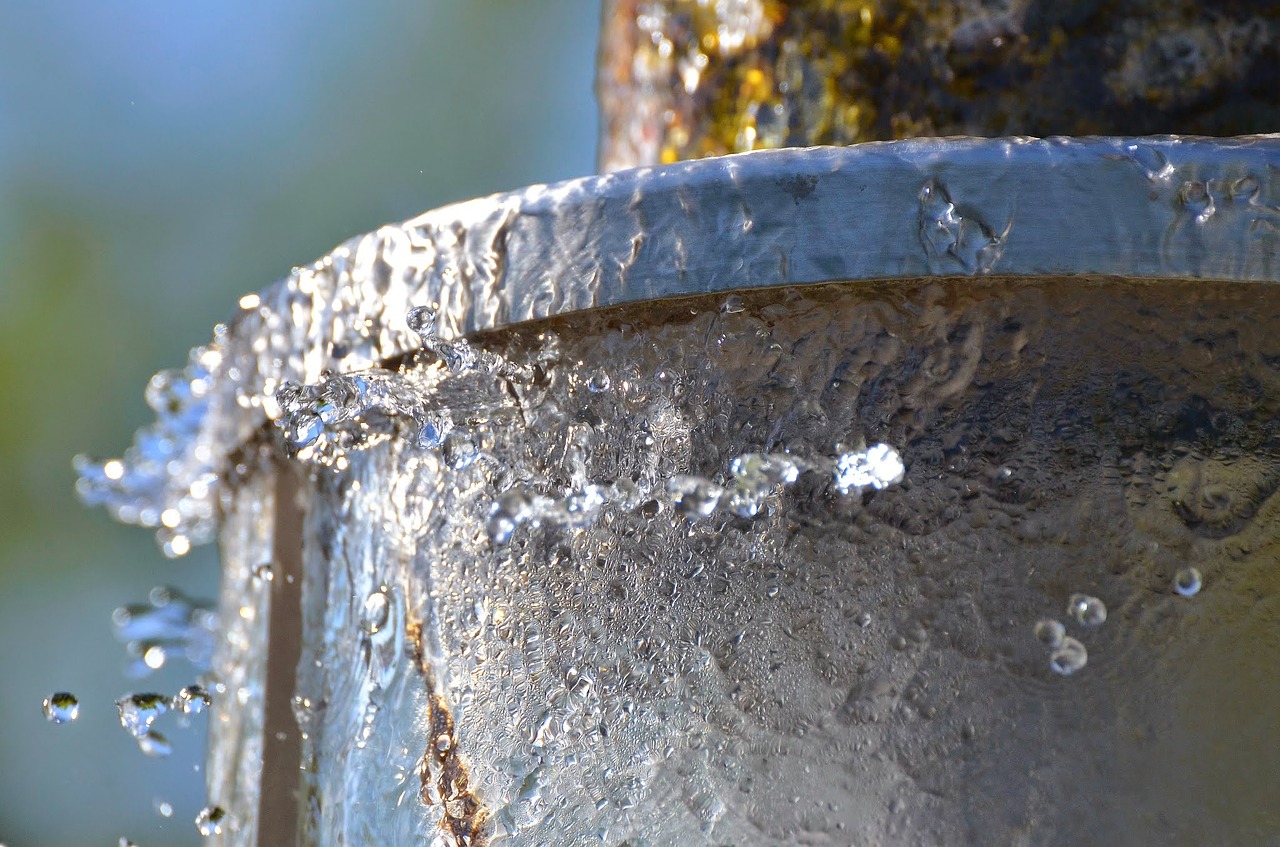 water drip fountain free photo