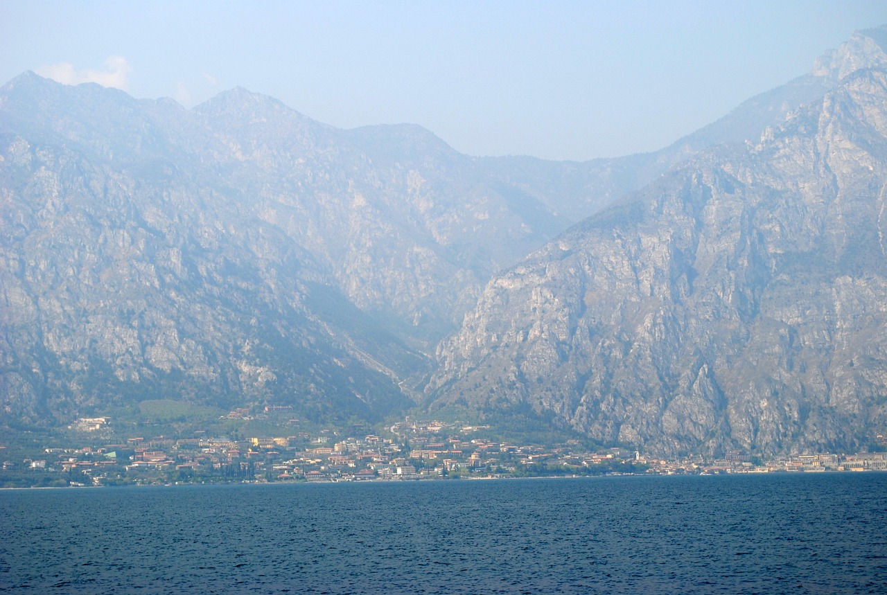 water lake garda free photo