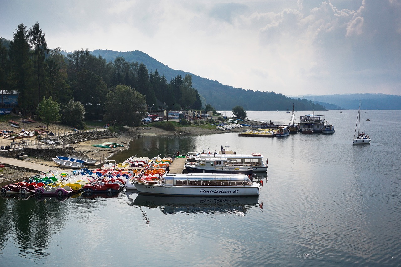 water lake ships free photo