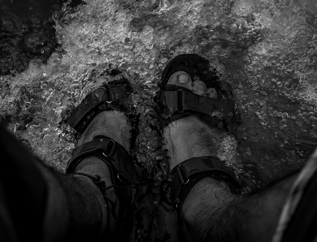 water feet splash free photo