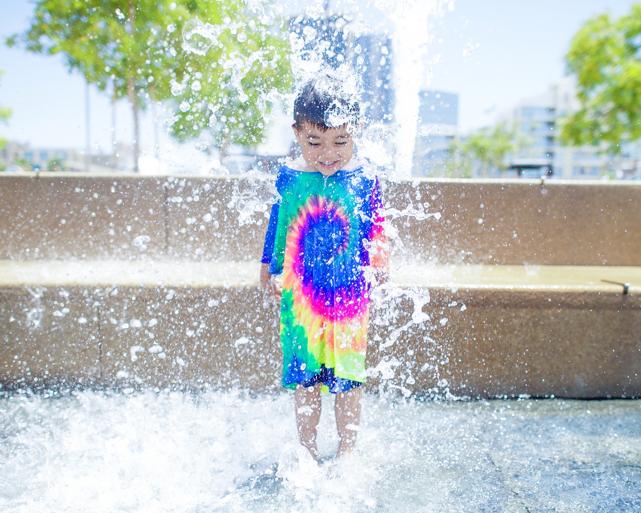 water fountain people free photo