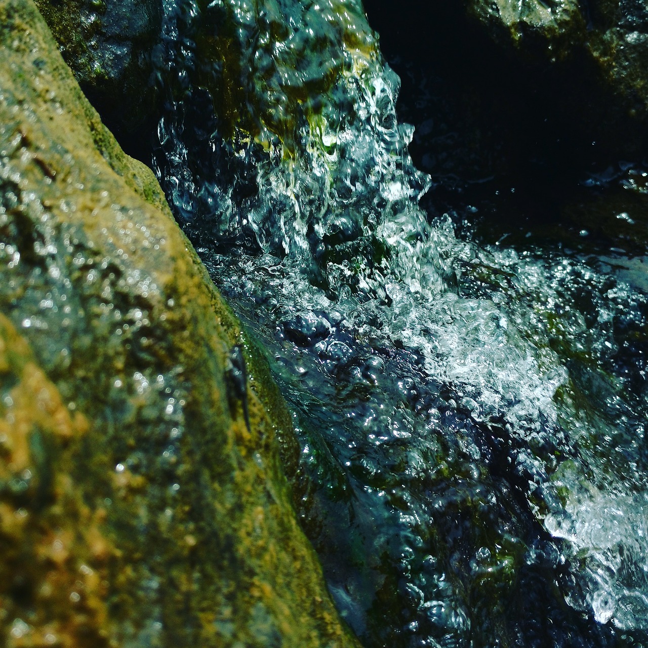 water stone wall fall free photo