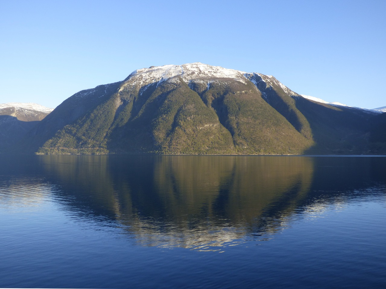 water reflection fiord free photo