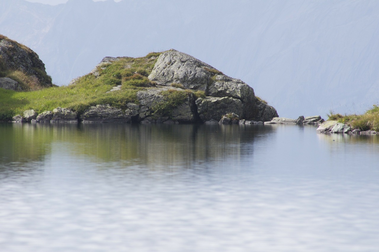 water bergsee alpine lake free photo