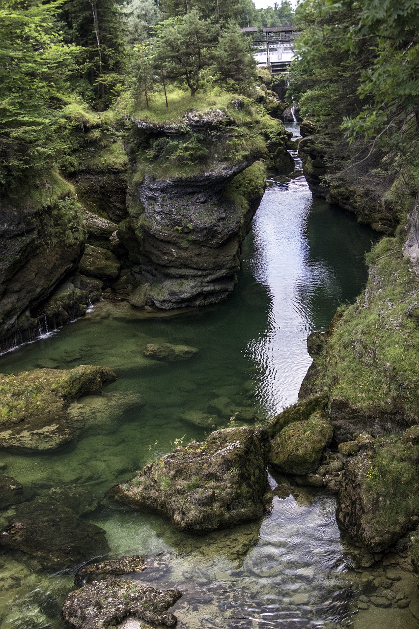 water green stones free photo