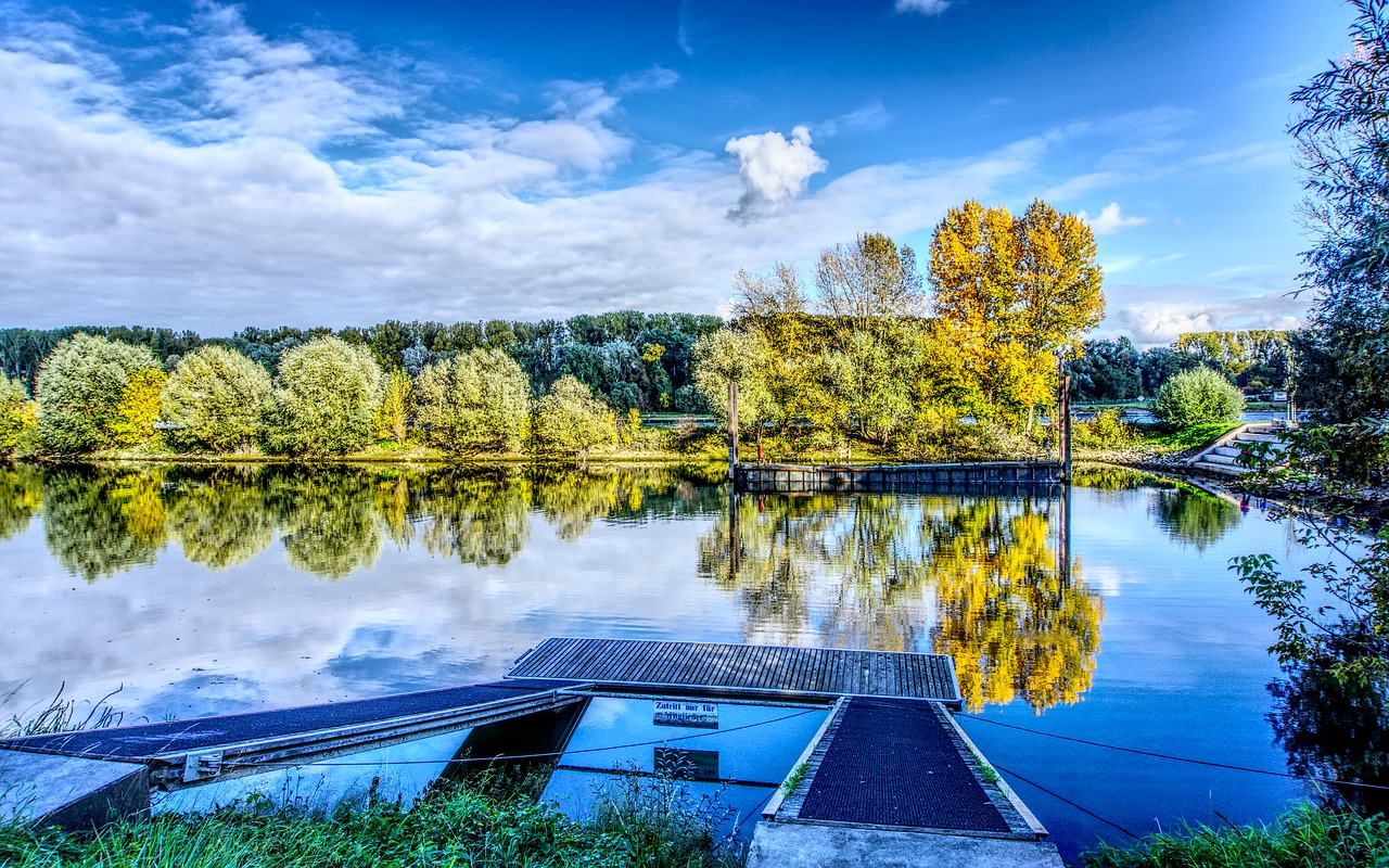 water mirroring reflection free photo