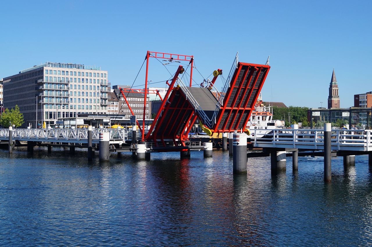 water  pierce  quay free photo