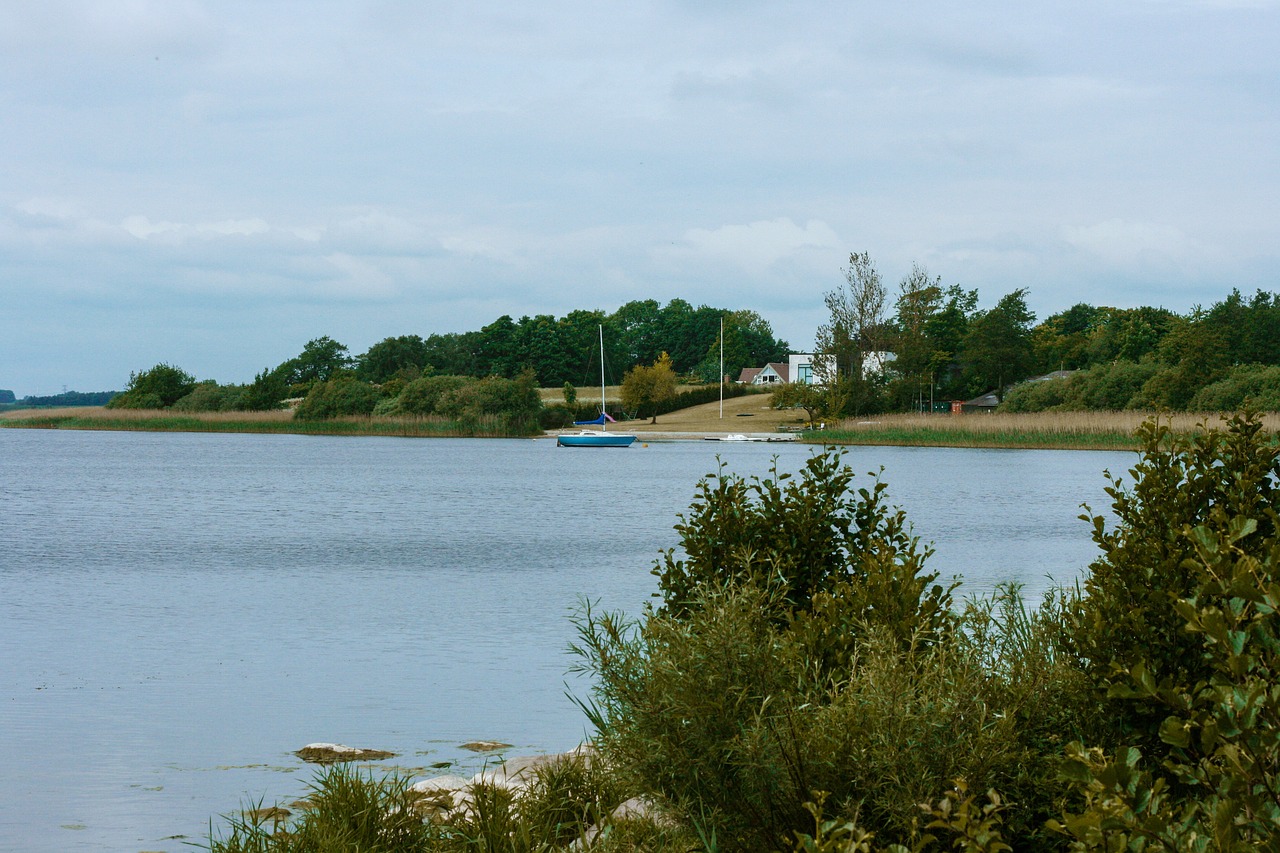 water  boat  lac free photo