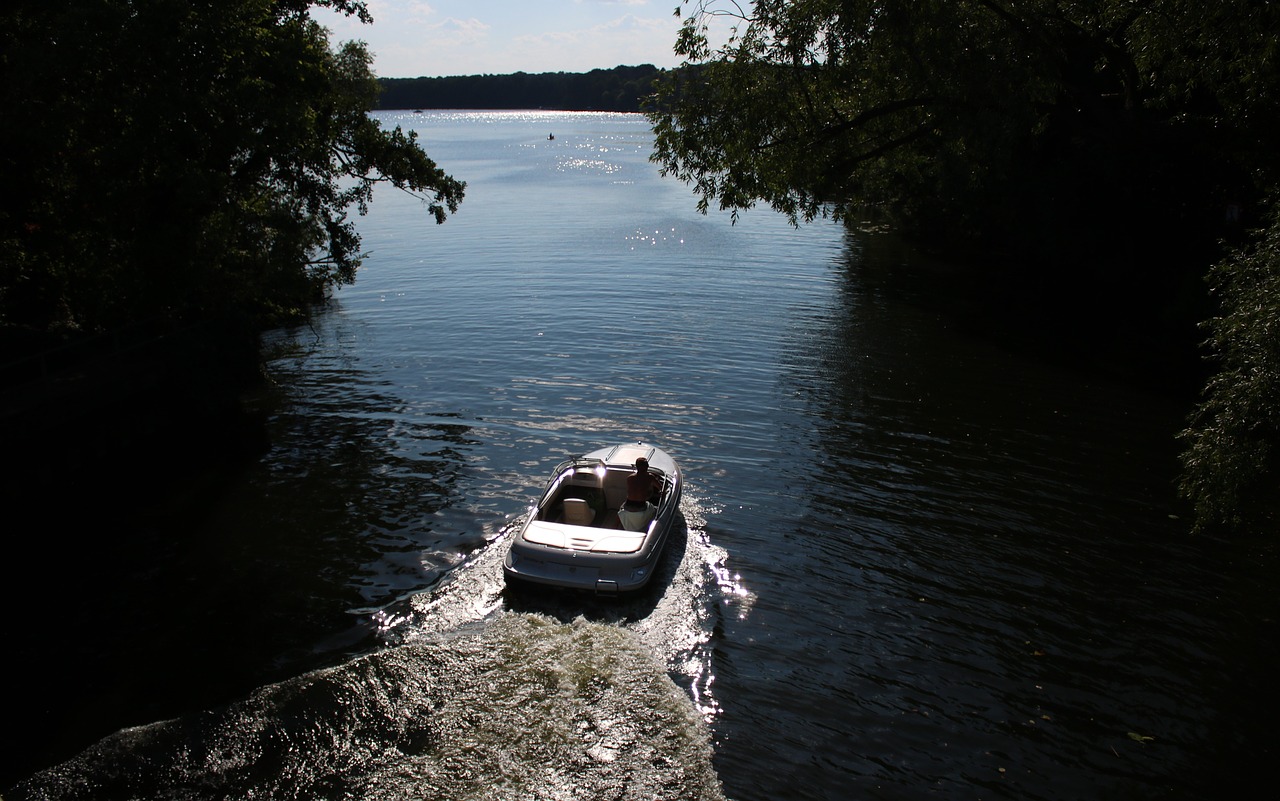 water  boats  wave free photo