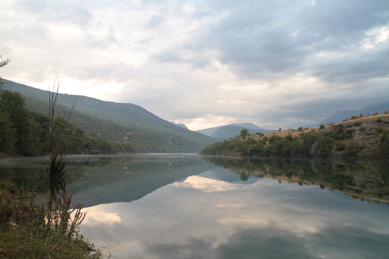 water  natur  lake free photo