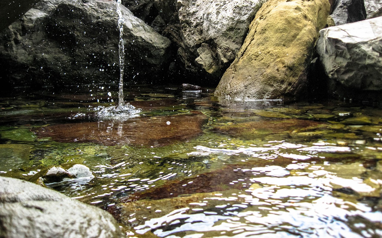 water drop stone free photo