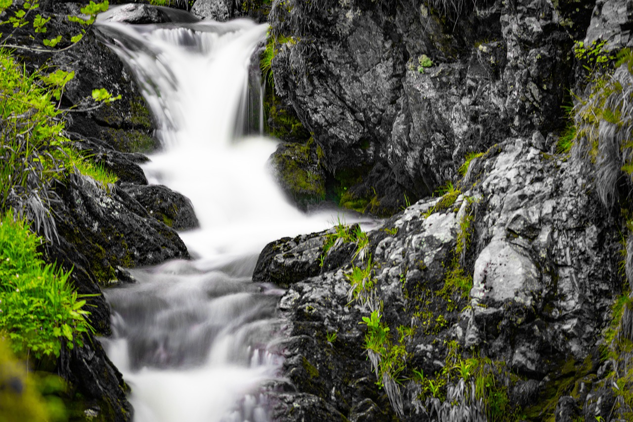 water  waterfall  mountains free photo