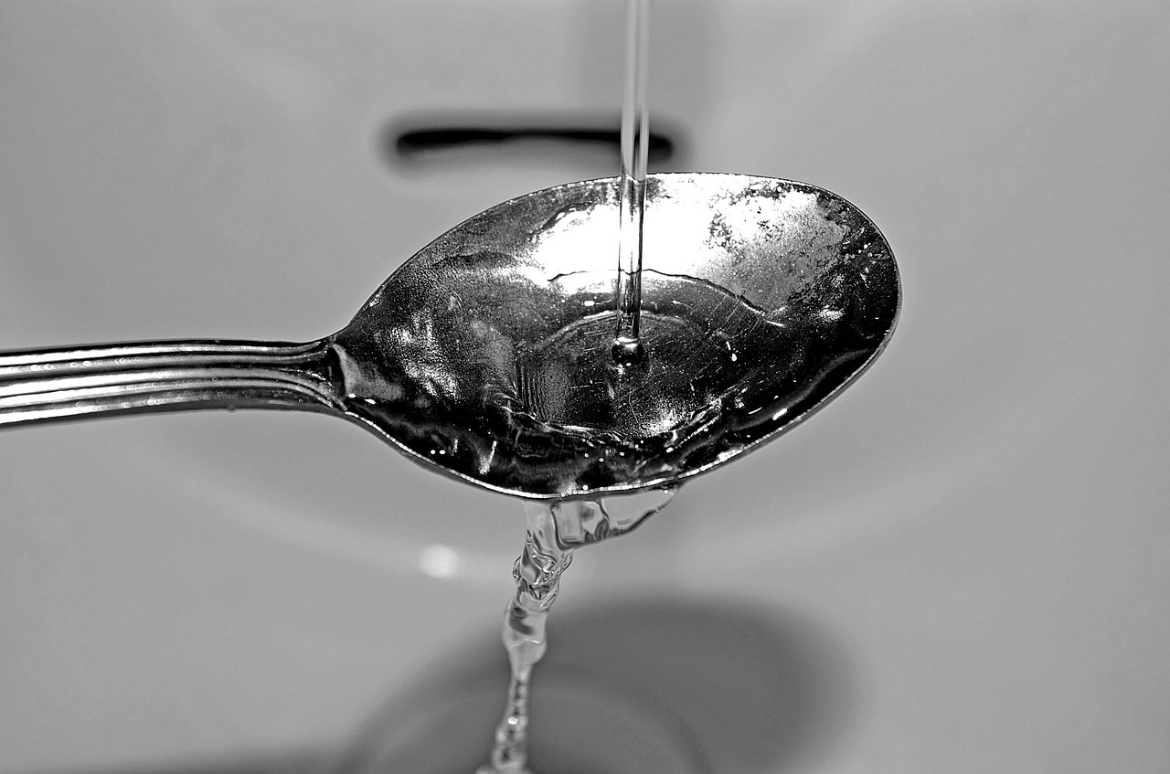 water spoon rinse free photo