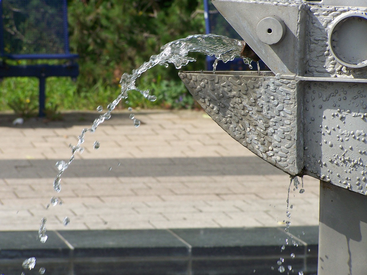 water gargoyle drip free photo