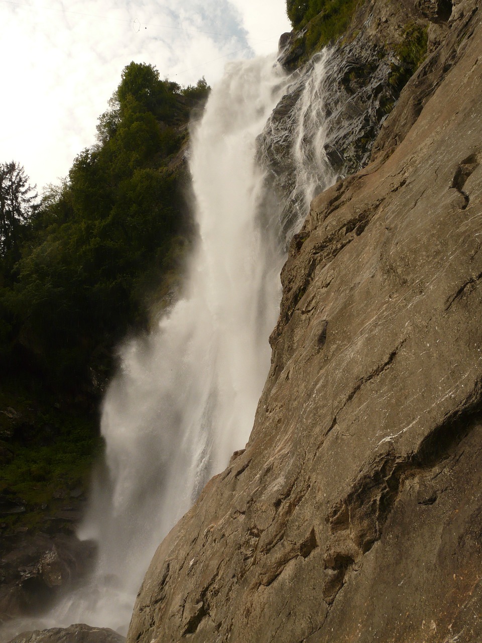 water waterfall spray free photo