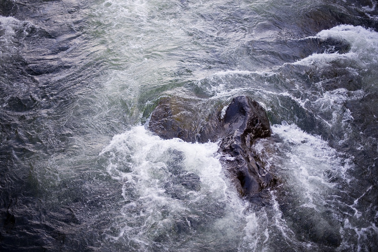 water rocks waves free photo