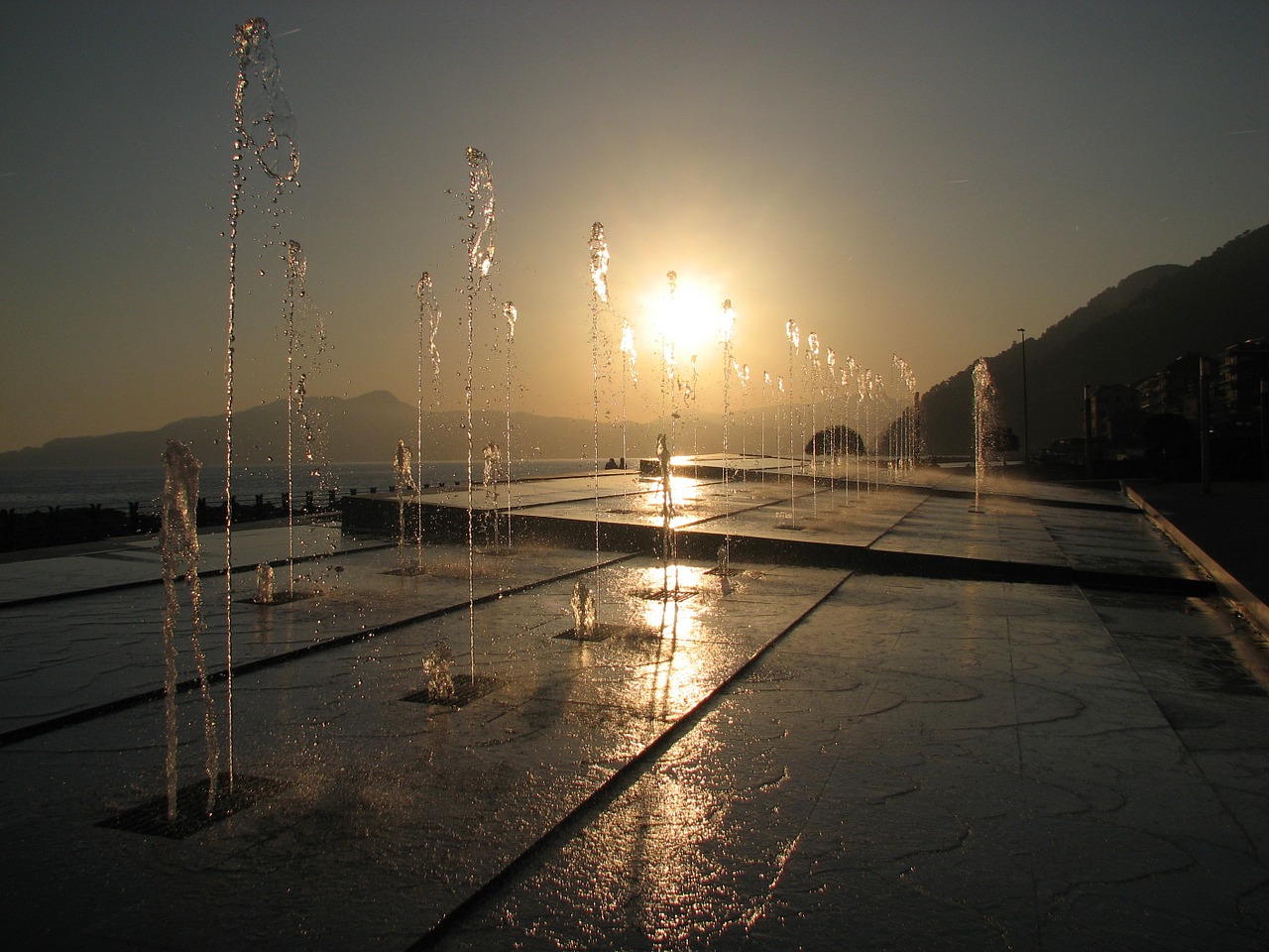 water fountain outdoor free photo