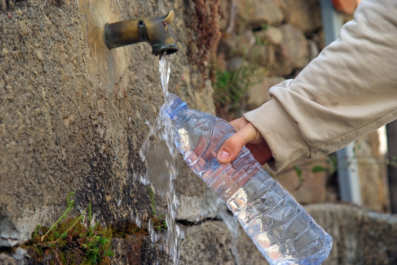 water source bottle free photo