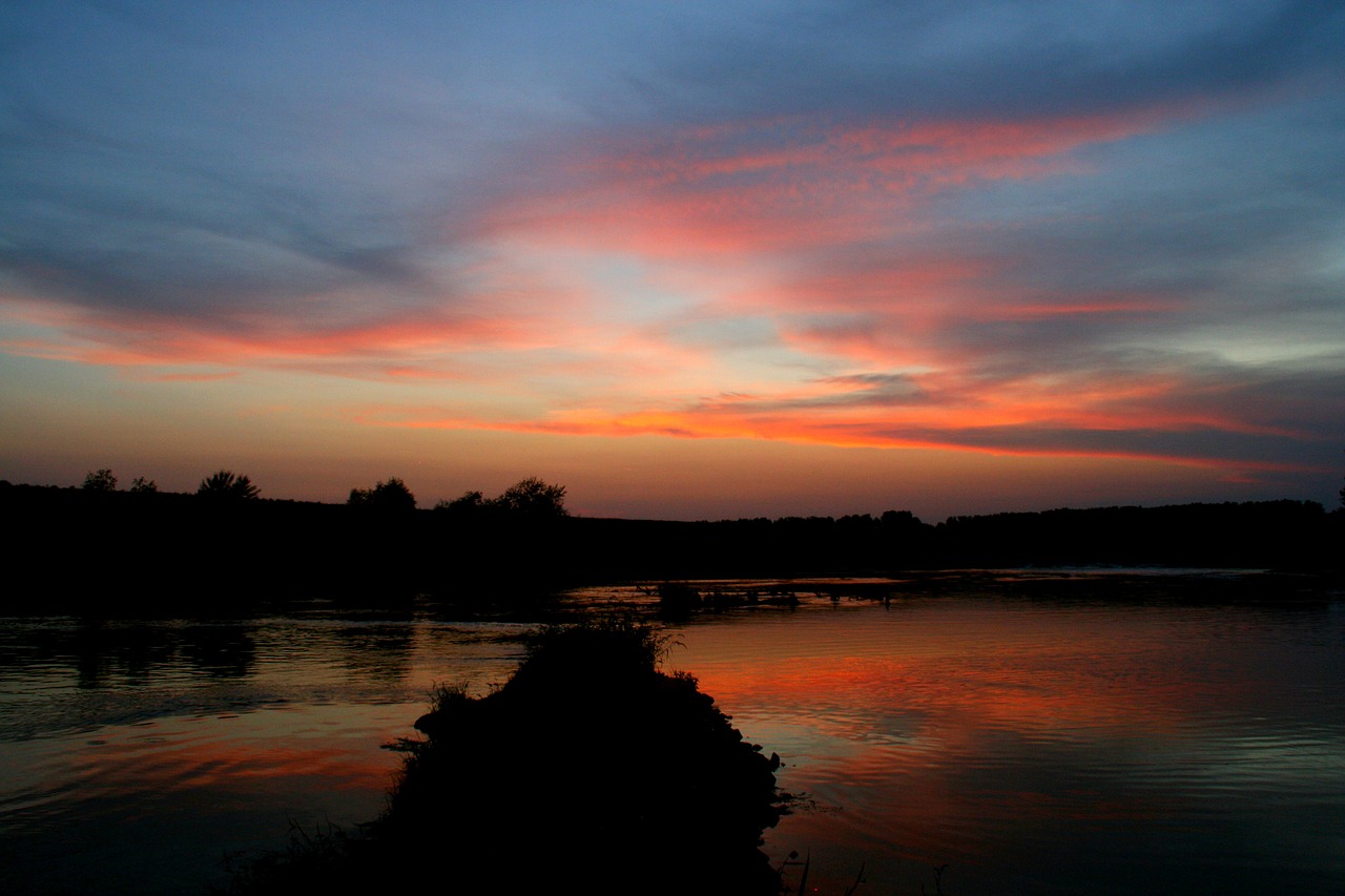 water sunset in the evening free photo