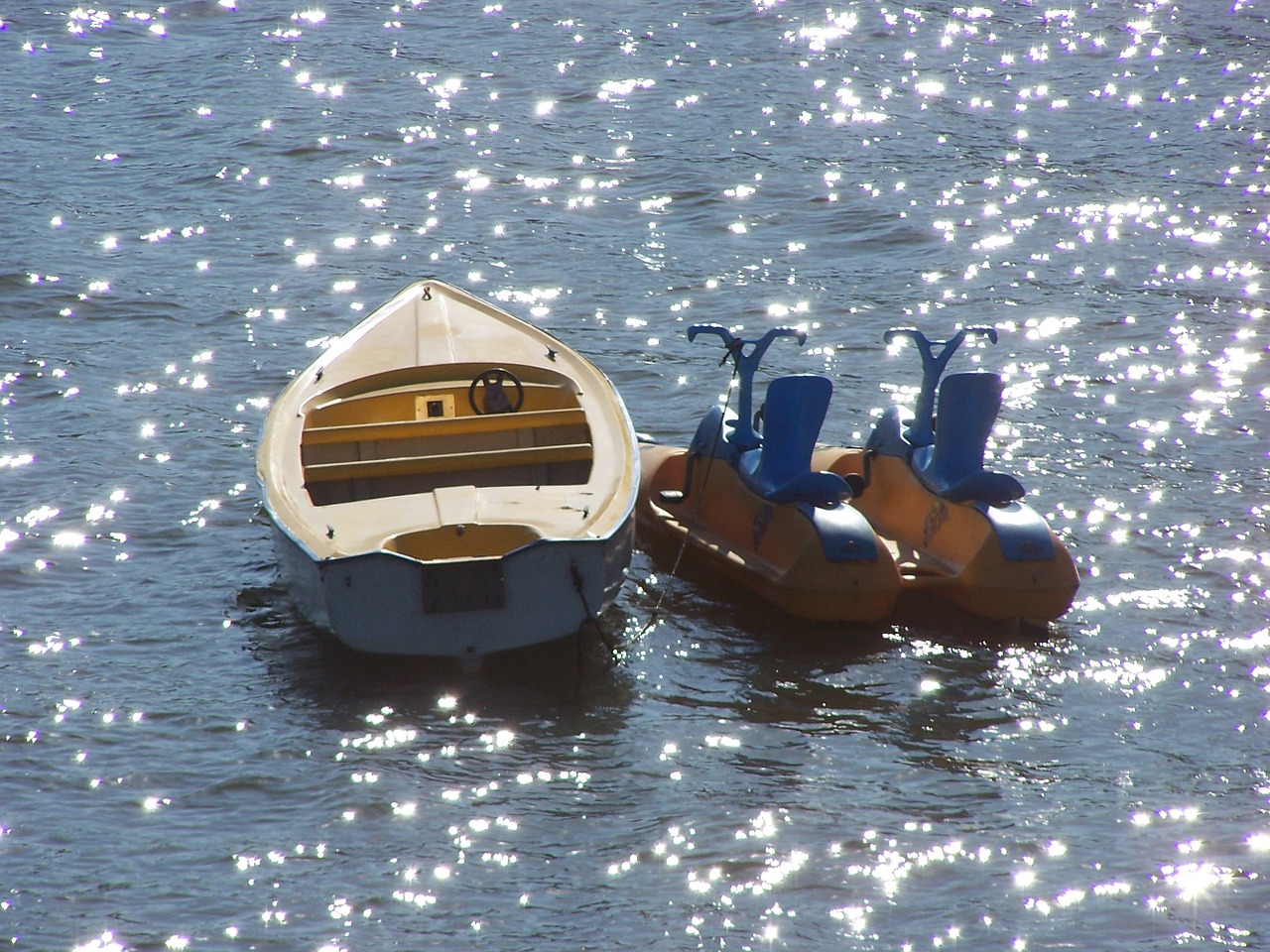 water boat rest free photo
