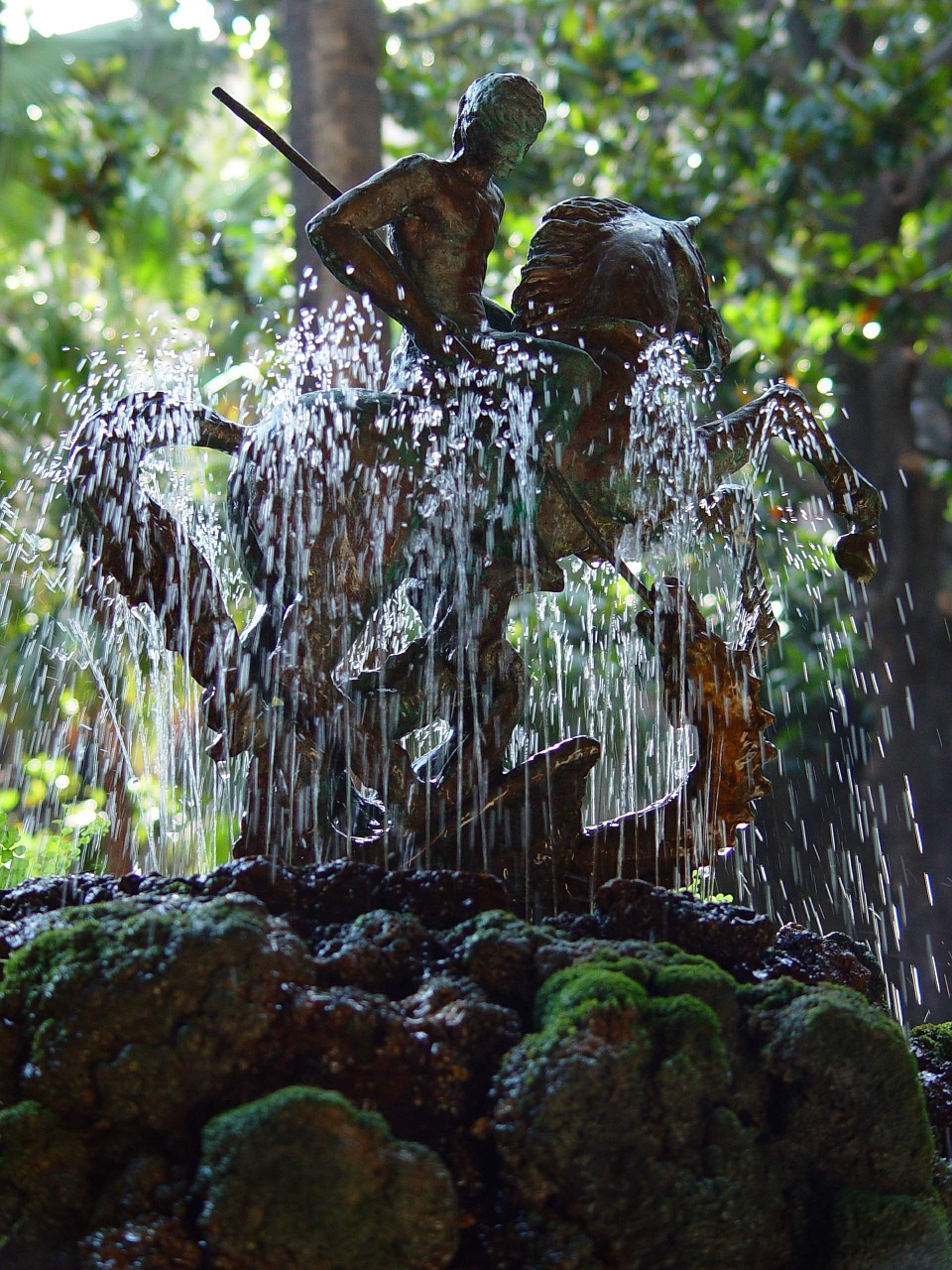 water san jorge sculptures free photo