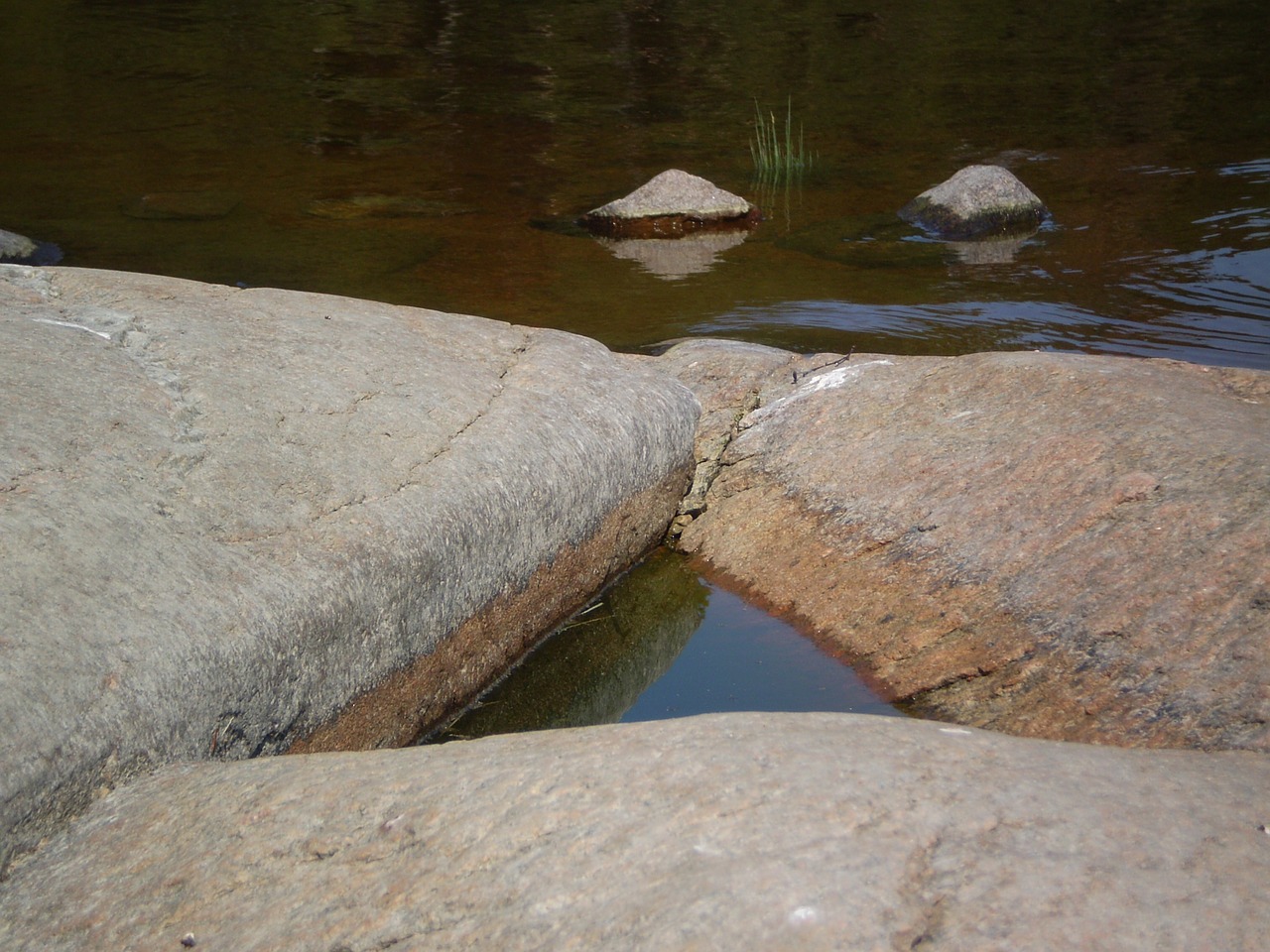 crevice lake water free photo