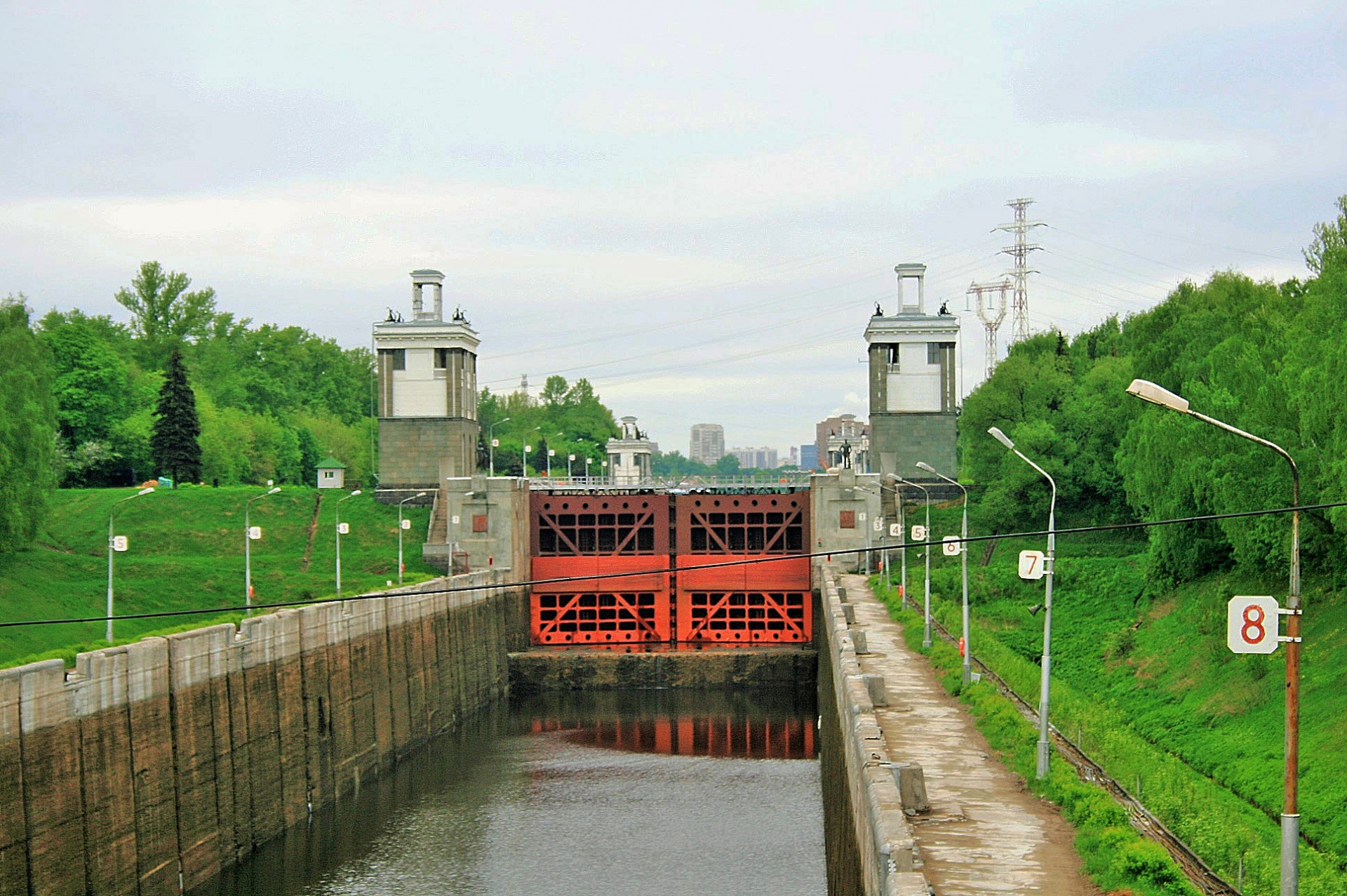 canal water trough free photo