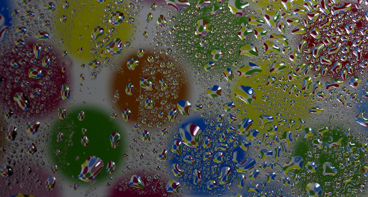water droplets macro refractive free photo