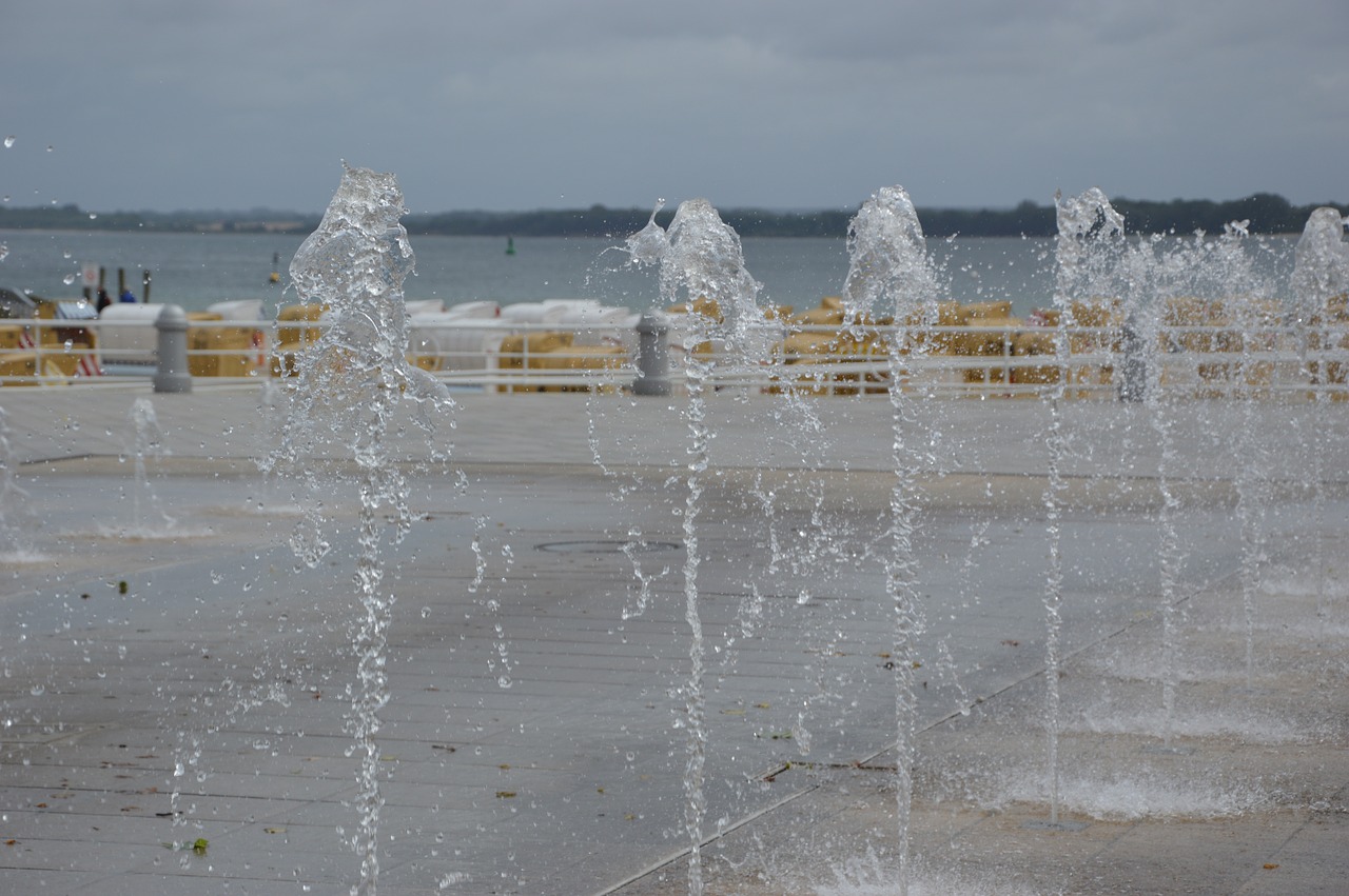 water feature fountains promenade free photo
