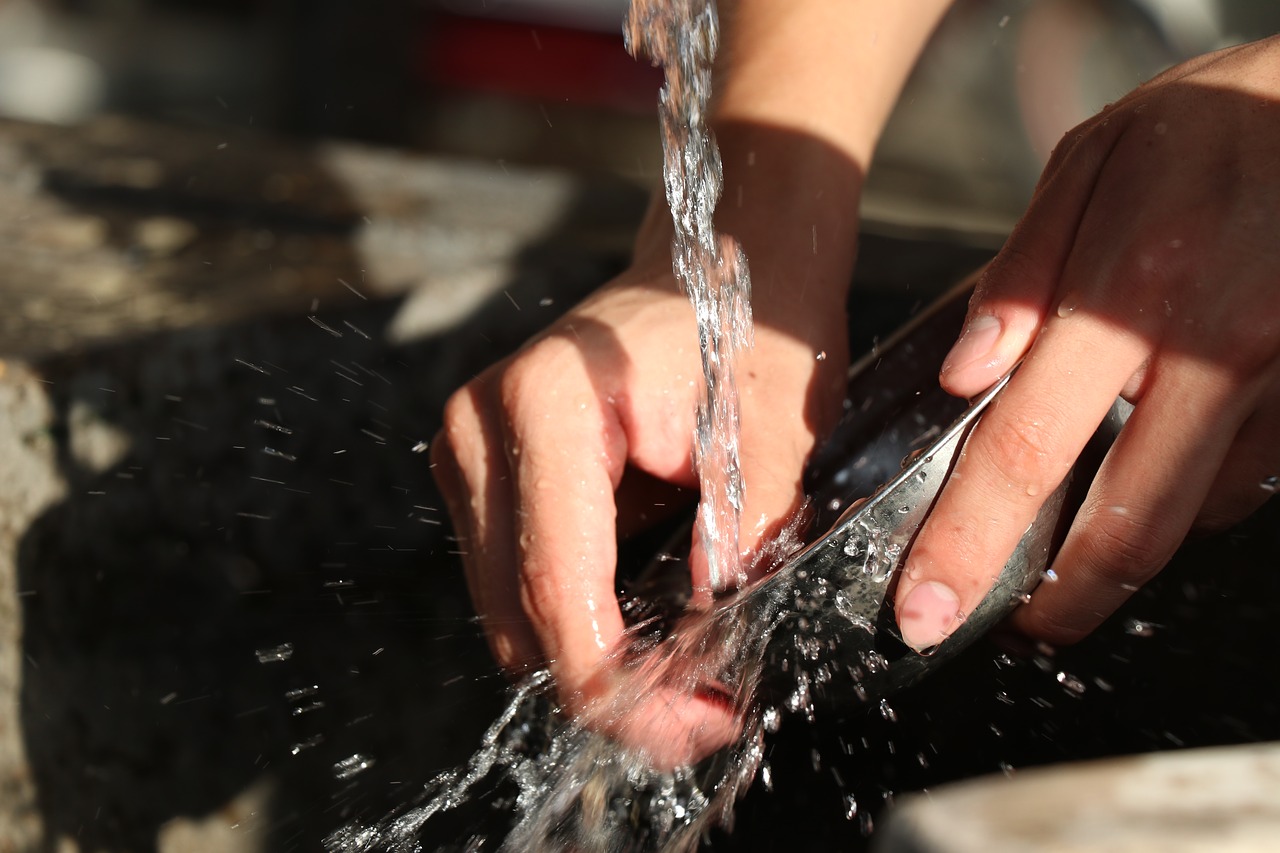 water flow static wash the dishes free photo