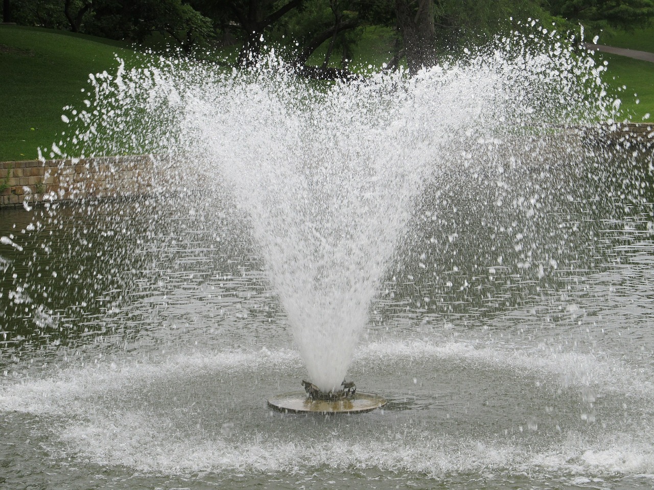 water fountain fountain spraying free photo