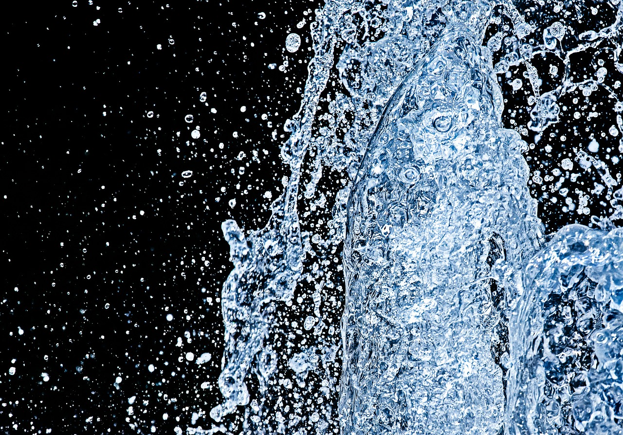 water fountain fountain spray free photo