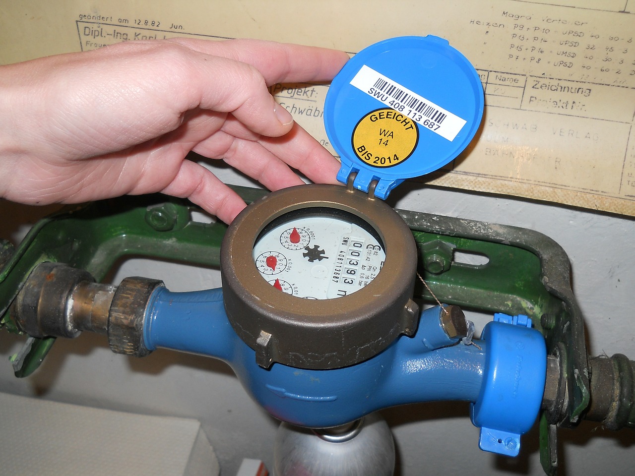 water meter reader water retrieve water clock free photo