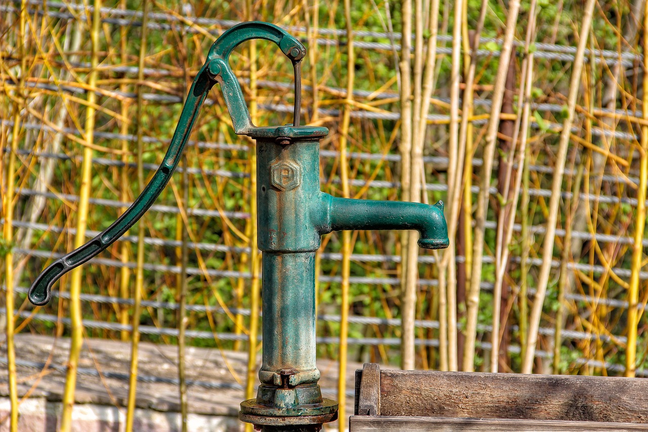 water pump pump hand pump free photo