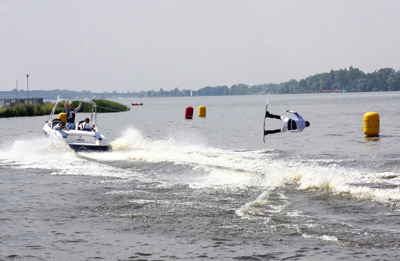 water skier boat skiing free photo