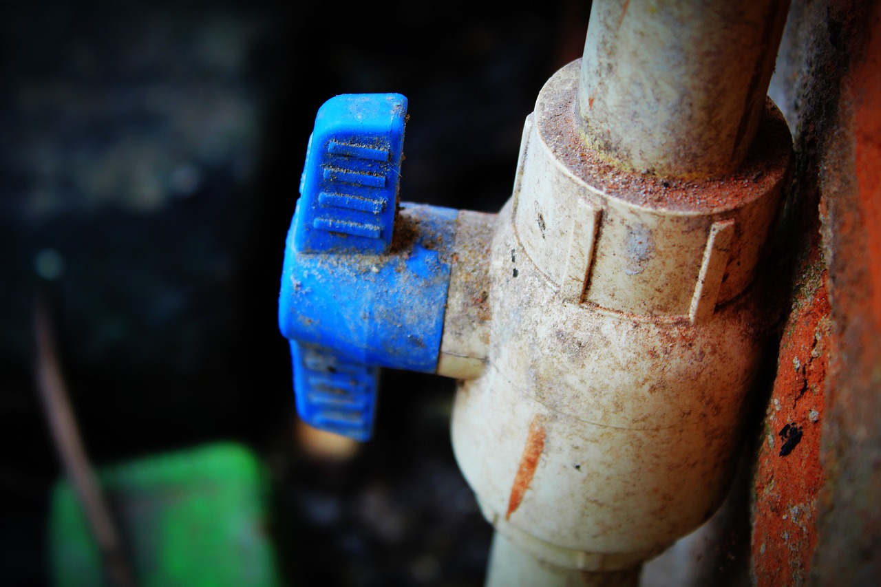 water tap  water pipe  faucet free photo