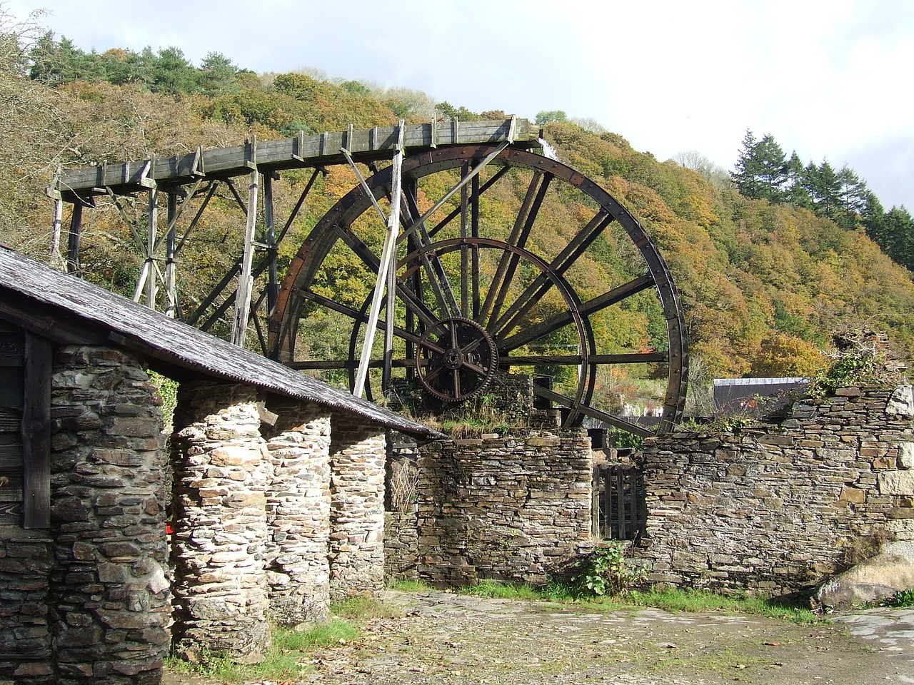 water wheel morwellham quay devon free photo