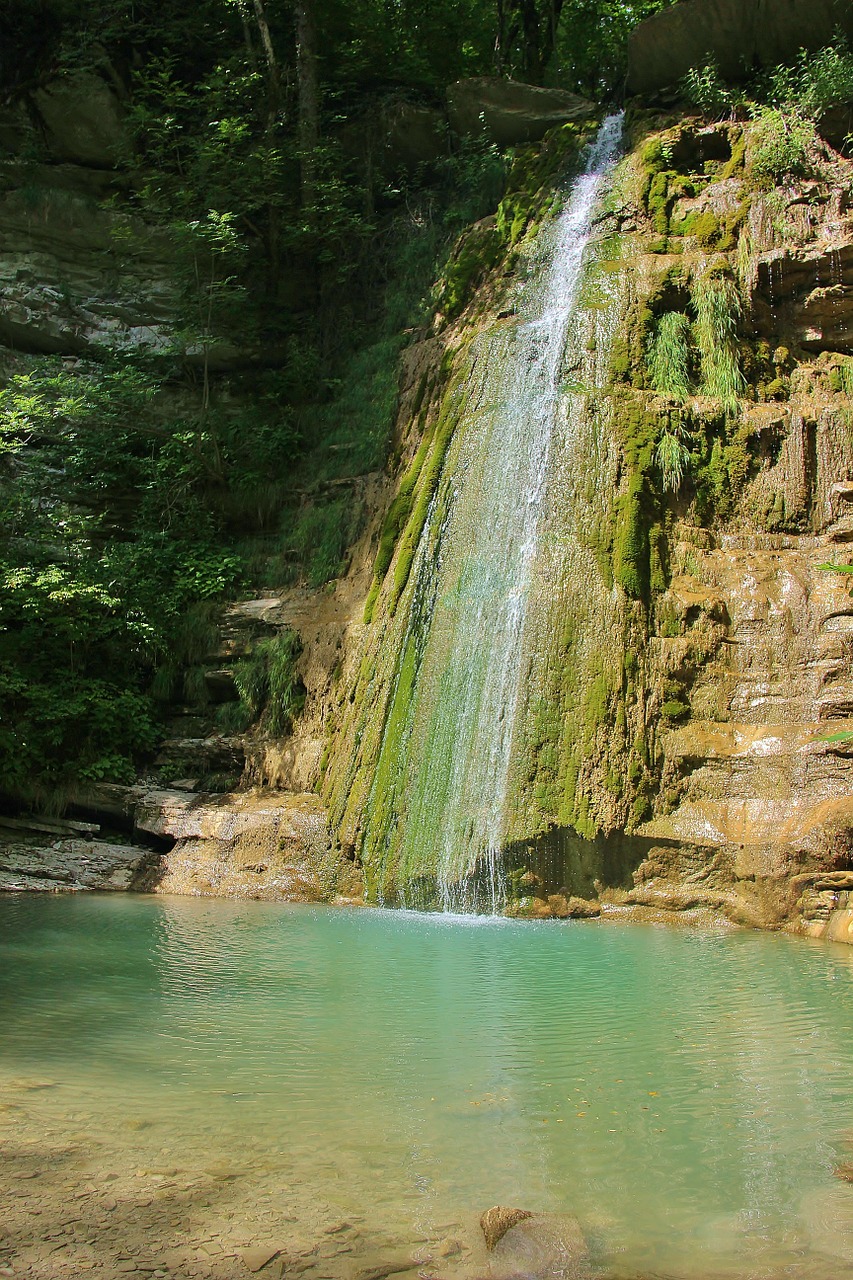 waterfall mountains beauty free photo