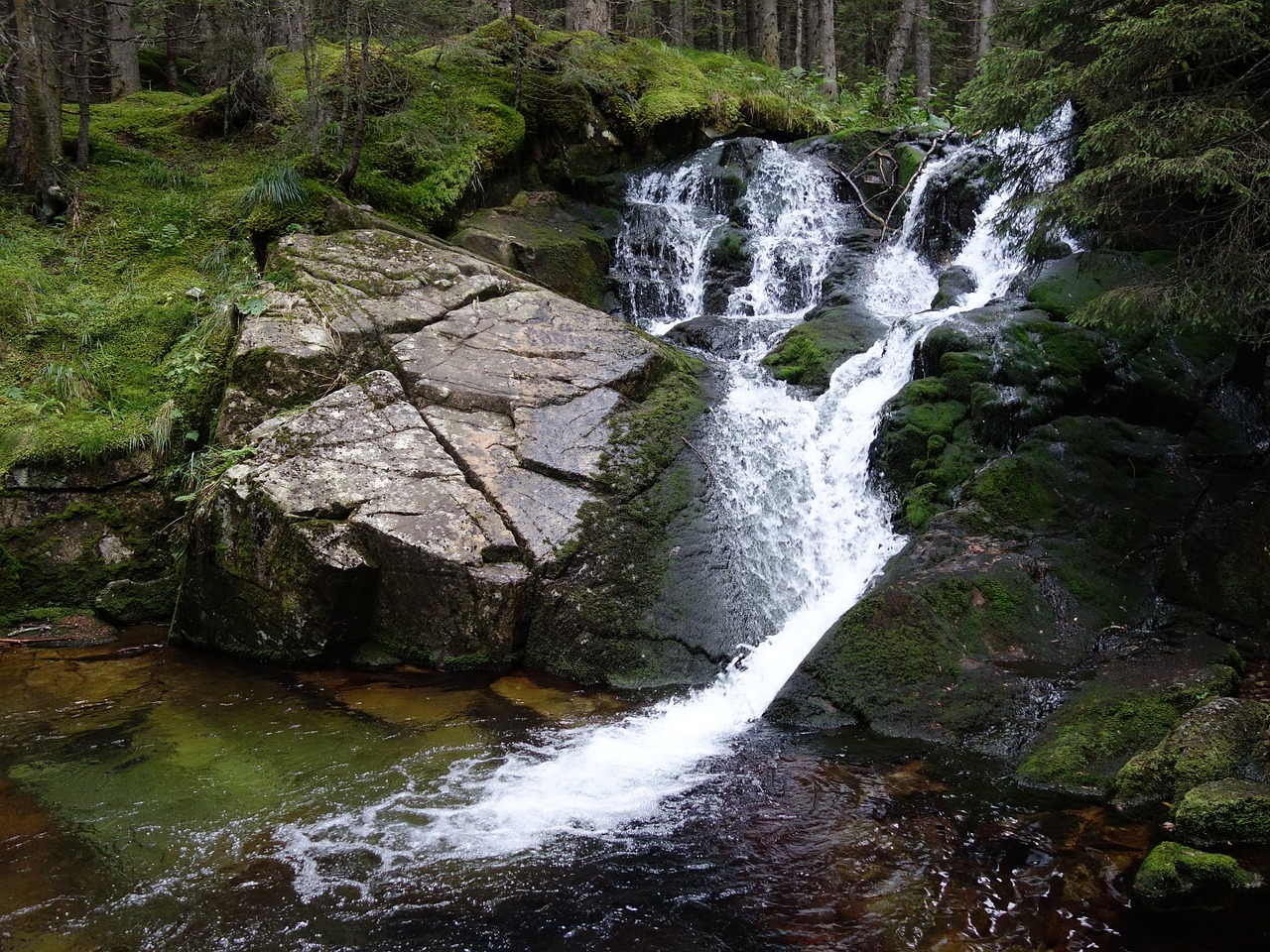 waterfall retezat mountain free photo