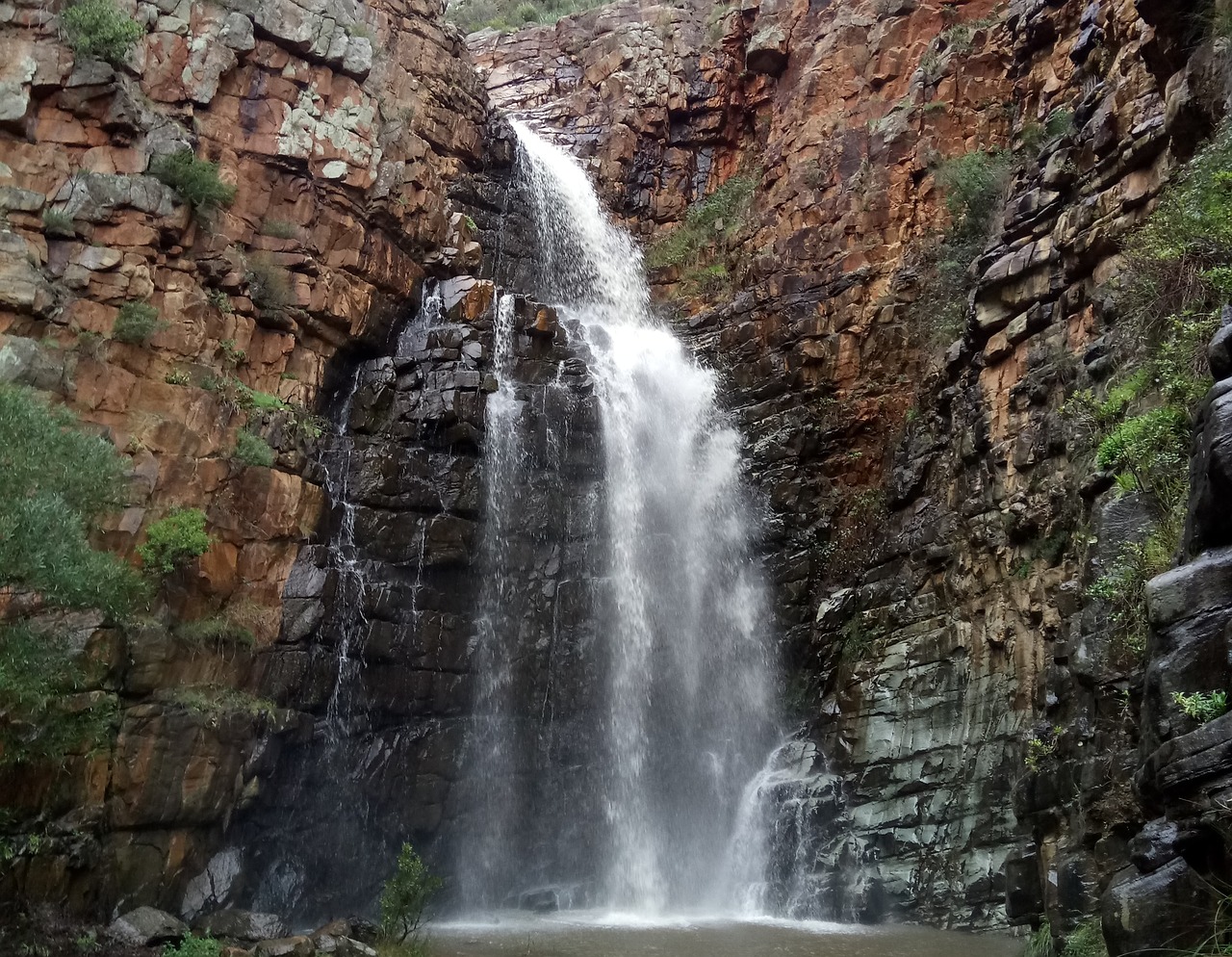 waterfall rocks morialta free photo