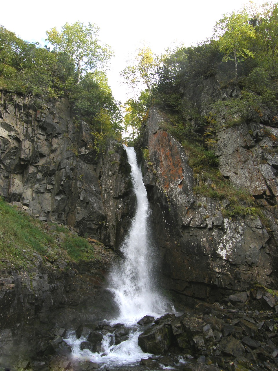 waterfall spillway autumn free photo