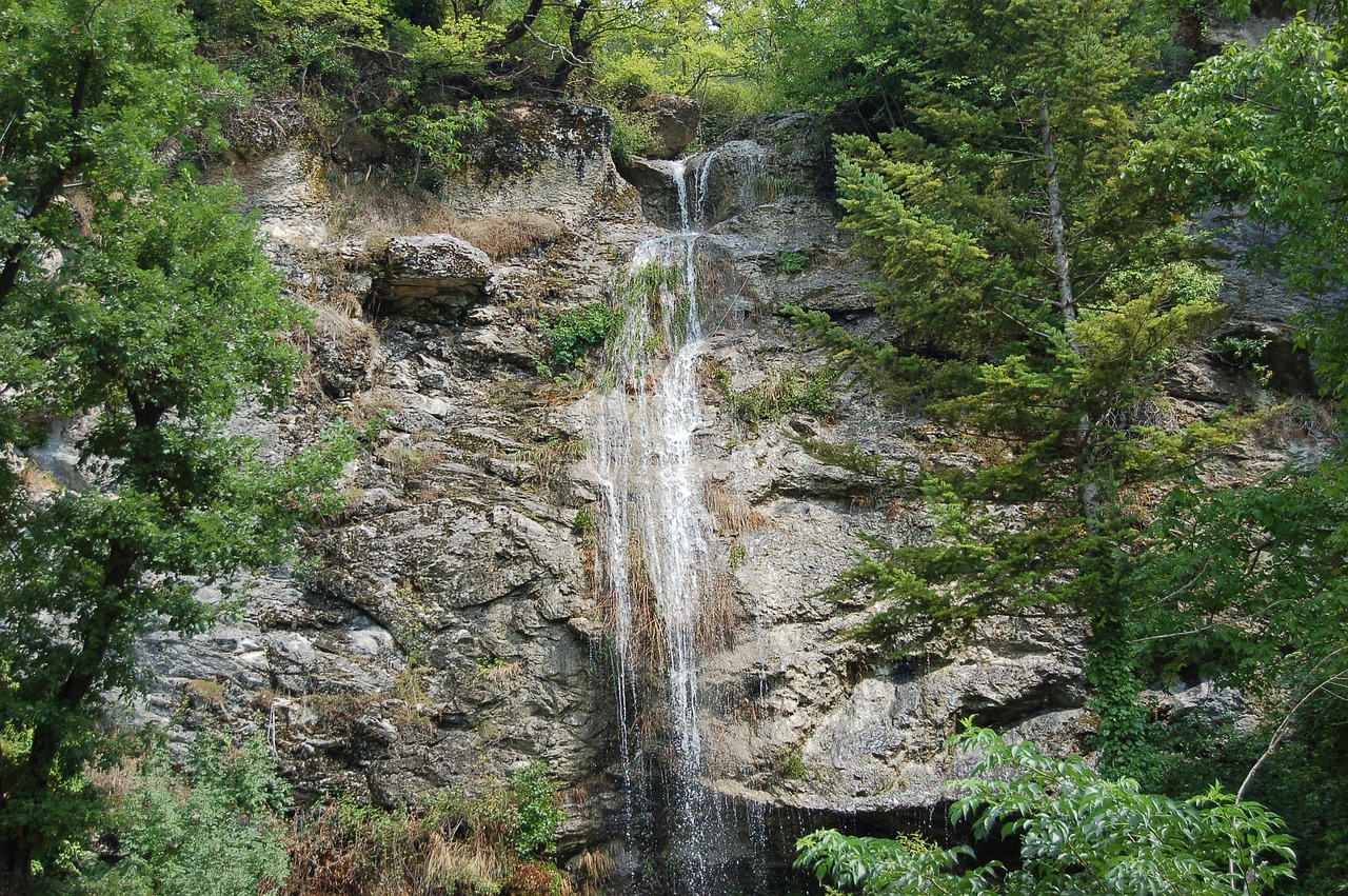 waterfall appennino gran sasso free photo