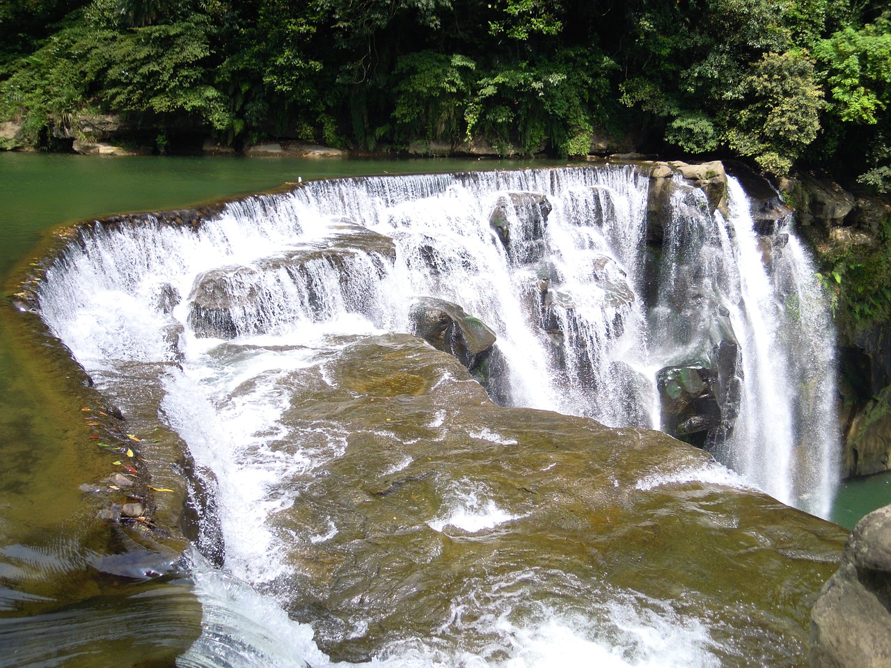 waterfall shifen waterfall falls free photo