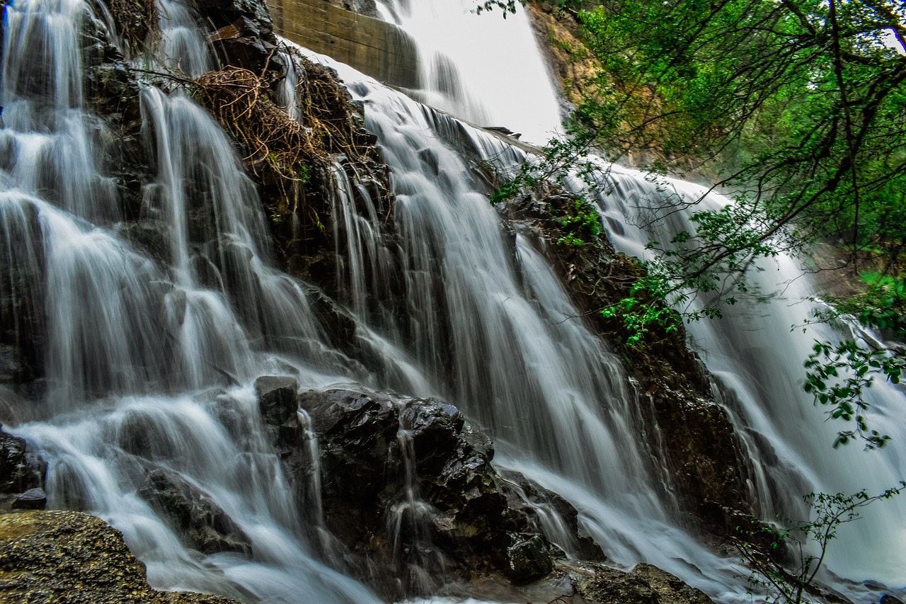 waterfalls  water  nature free photo