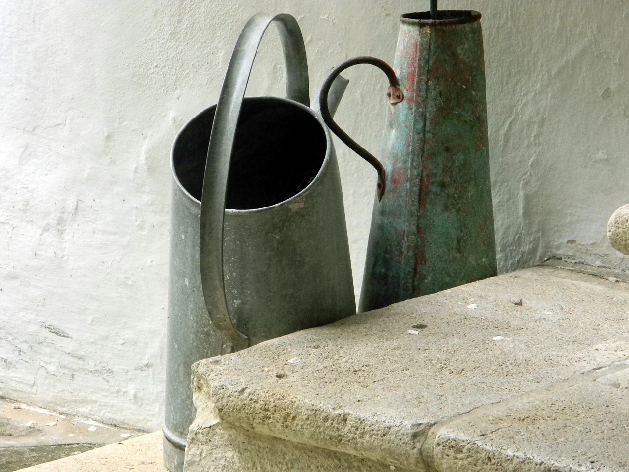 watering can sheet casting free photo