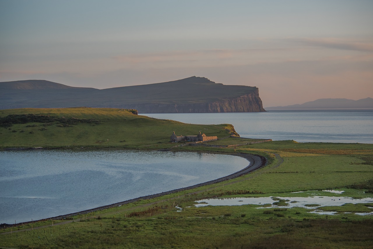 waternish trumpan coast free photo