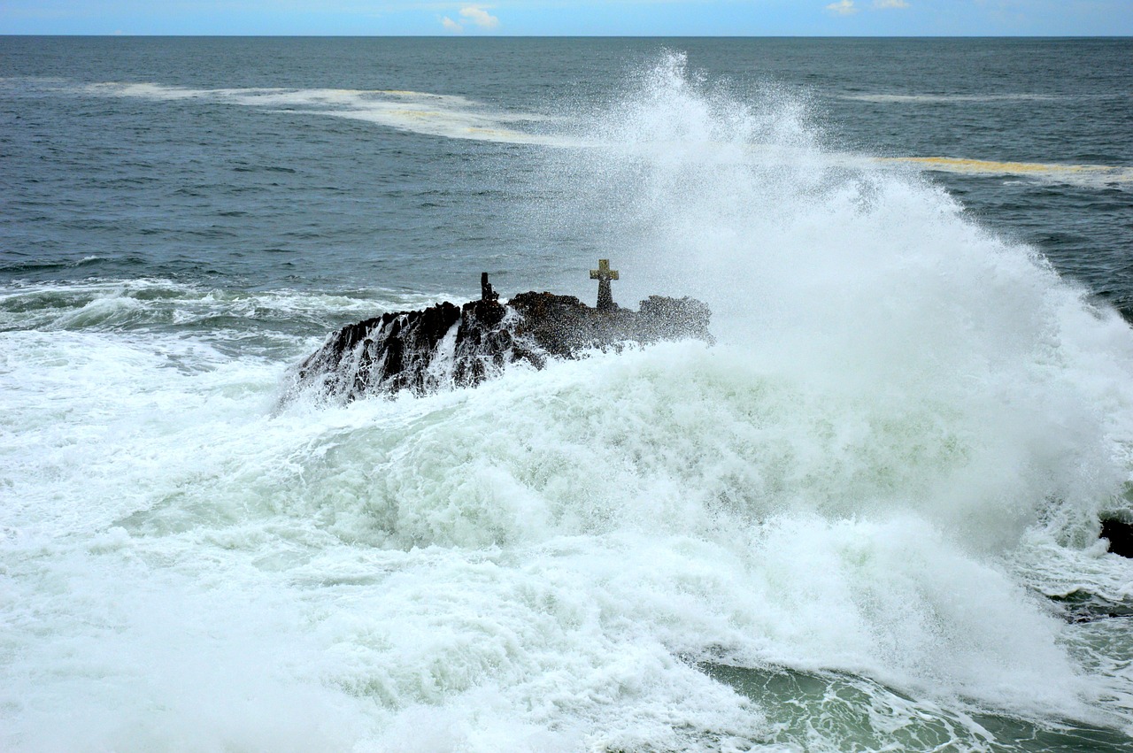 wave scum atlantic free photo