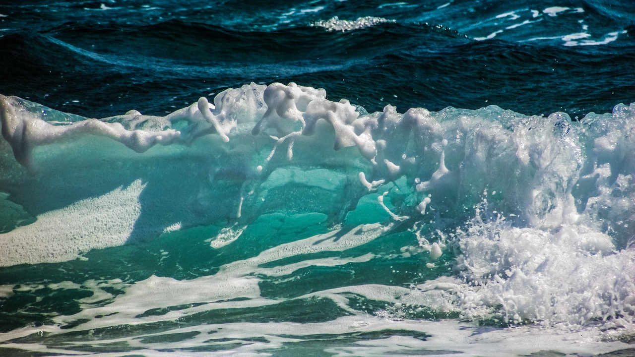 wave smashing sea free photo